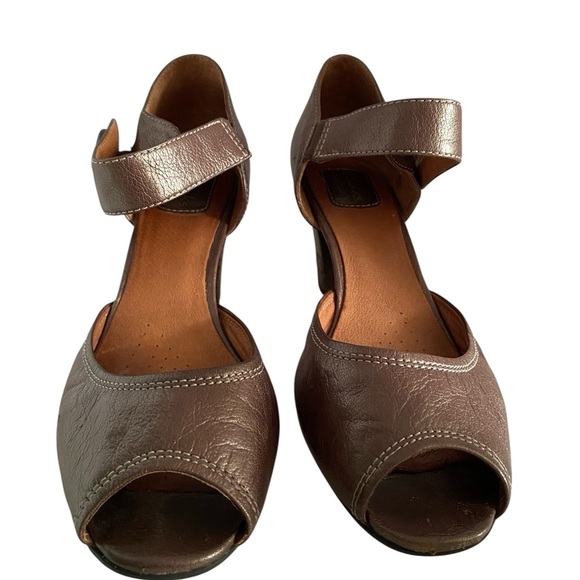Clarks Dark Brown Peep-Toe Heels - Picture 1 of 4